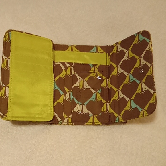 Vera Bradley Compact Taxi Brown and Green Floral Wallet Sittin In Tree Pattern - Picture 3 of 6